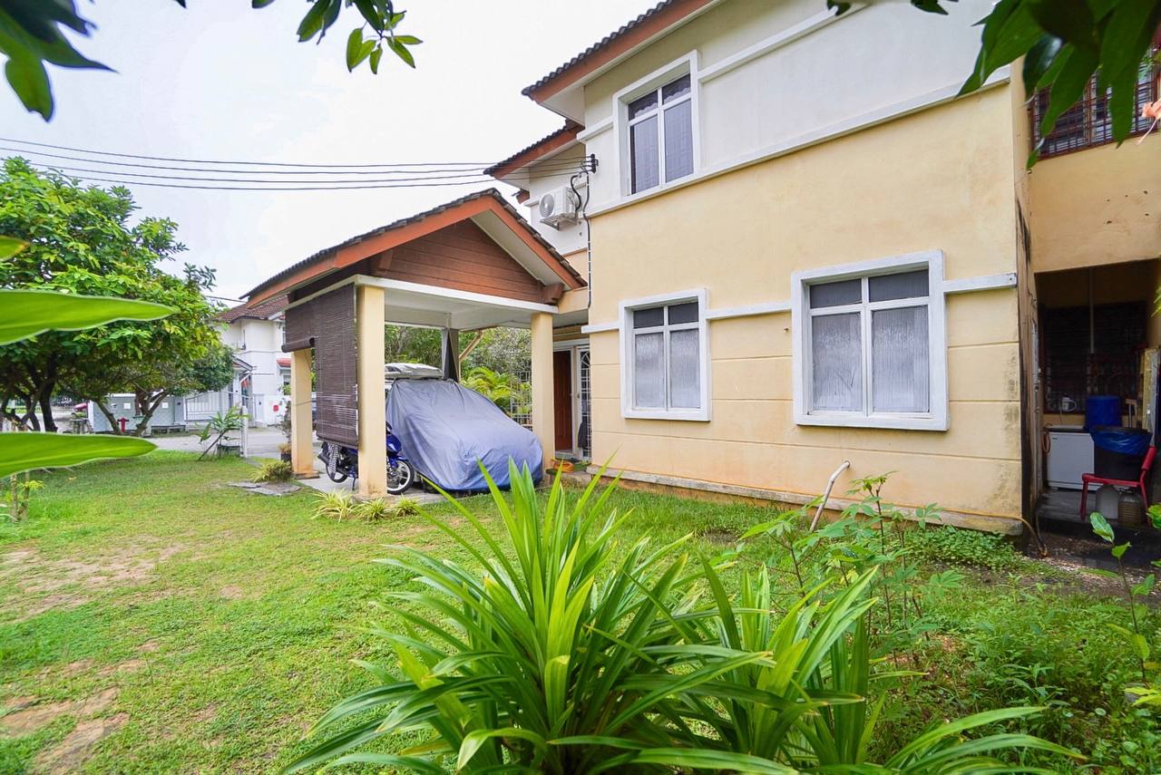 2STY COURTYARD HOME LAUTAN SAMUDERA PUNCAK ALAM - photo 2
