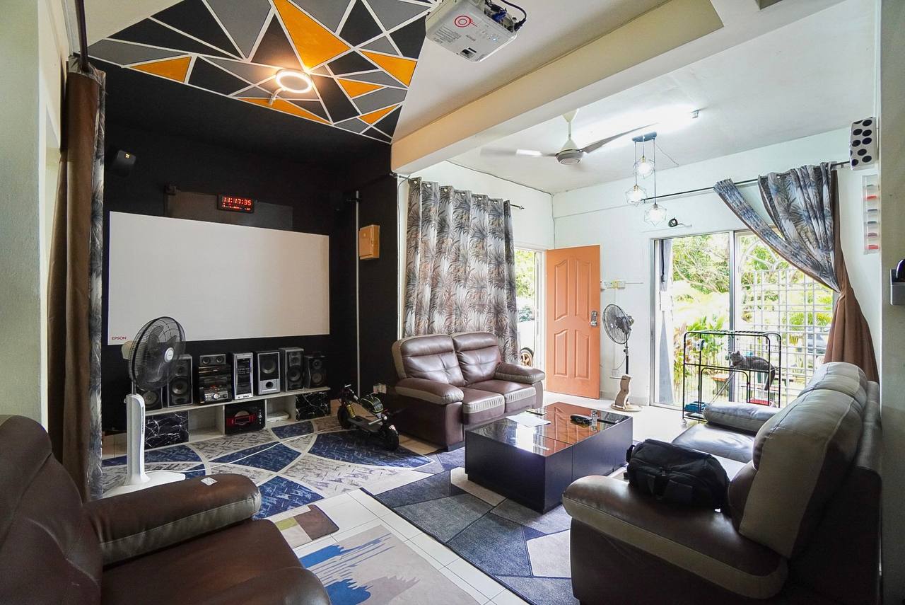 2STY COURTYARD HOME LAUTAN SAMUDERA PUNCAK ALAM - photo 6