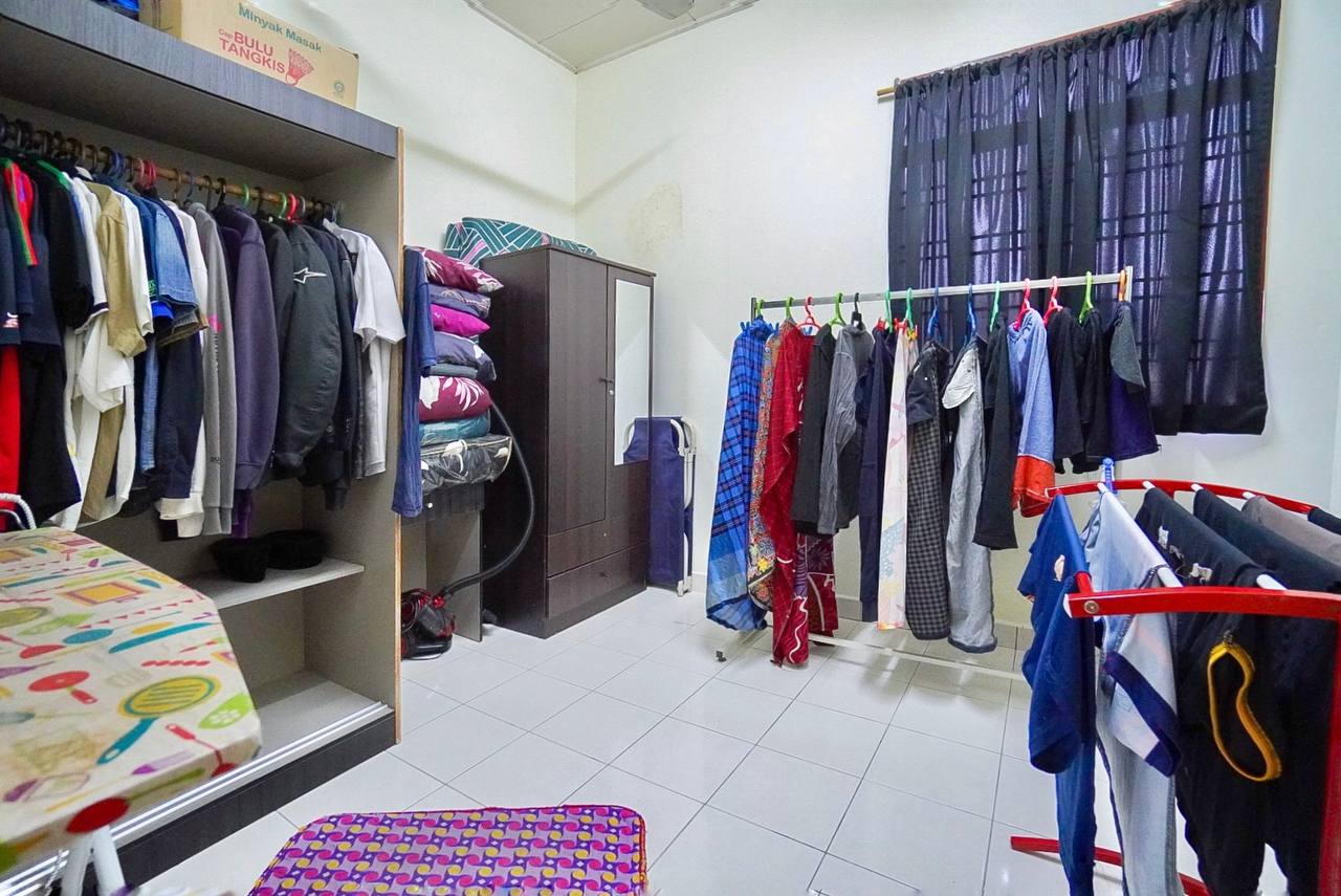 2STY COURTYARD HOME LAUTAN SAMUDERA PUNCAK ALAM - photo 8