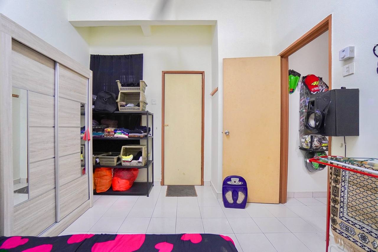2STY COURTYARD HOME LAUTAN SAMUDERA PUNCAK ALAM - photo 10