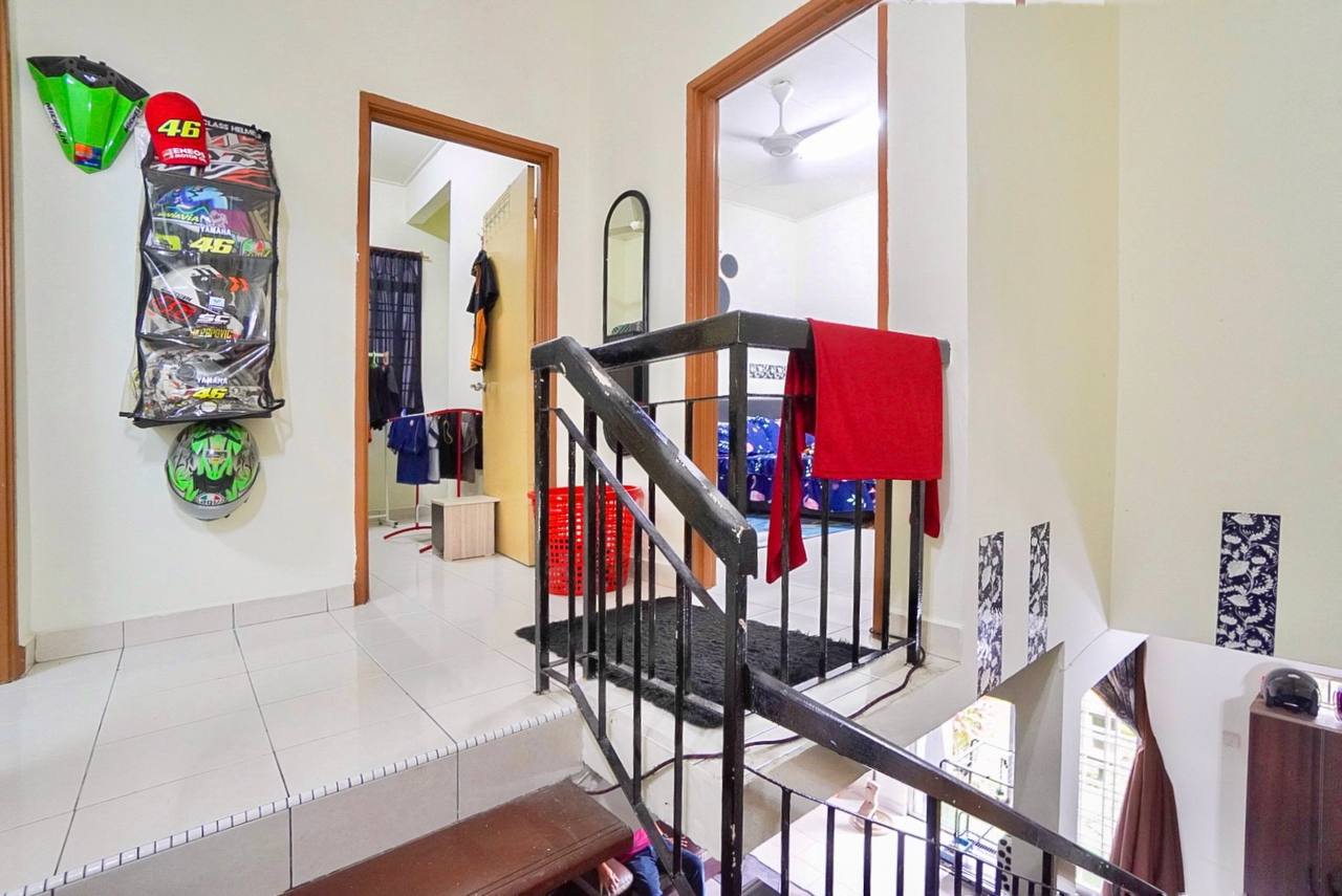 2STY COURTYARD HOME LAUTAN SAMUDERA PUNCAK ALAM - photo 11