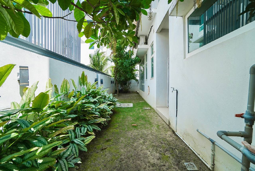 (LAVISH AREA / CORNER UNIT / FULLY FURNISHED) 3.5 STOREY BUNGALOW AT ASPEN GARDEN RESIDENCE, CYBERJA - photo 4