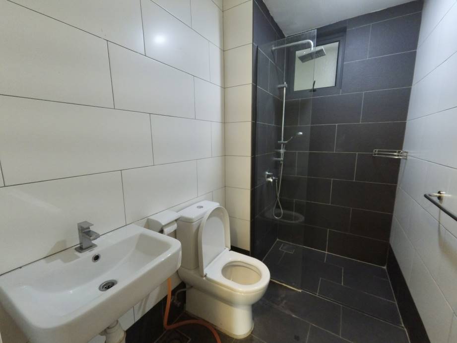 Fully renovated Univ 360 Place Seri Kembangan - photo 11