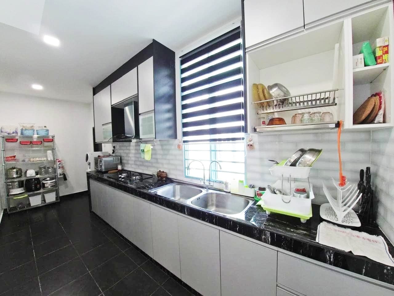 2 Storey Terrace House Bdr Hillpark, Puncak Alam - photo 1