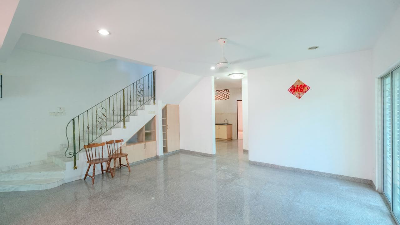 2 Storey Corner Lot Bandar Putra Permai - photo 2