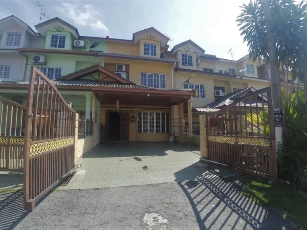 2 and a half storey house Taman Cheras Jaya
