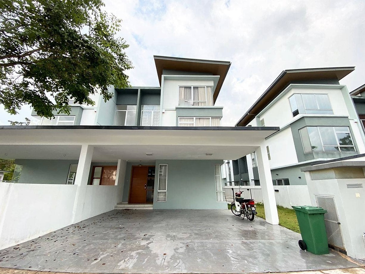Fully Renovated 3 Storey Semi D Cluster Parkfield