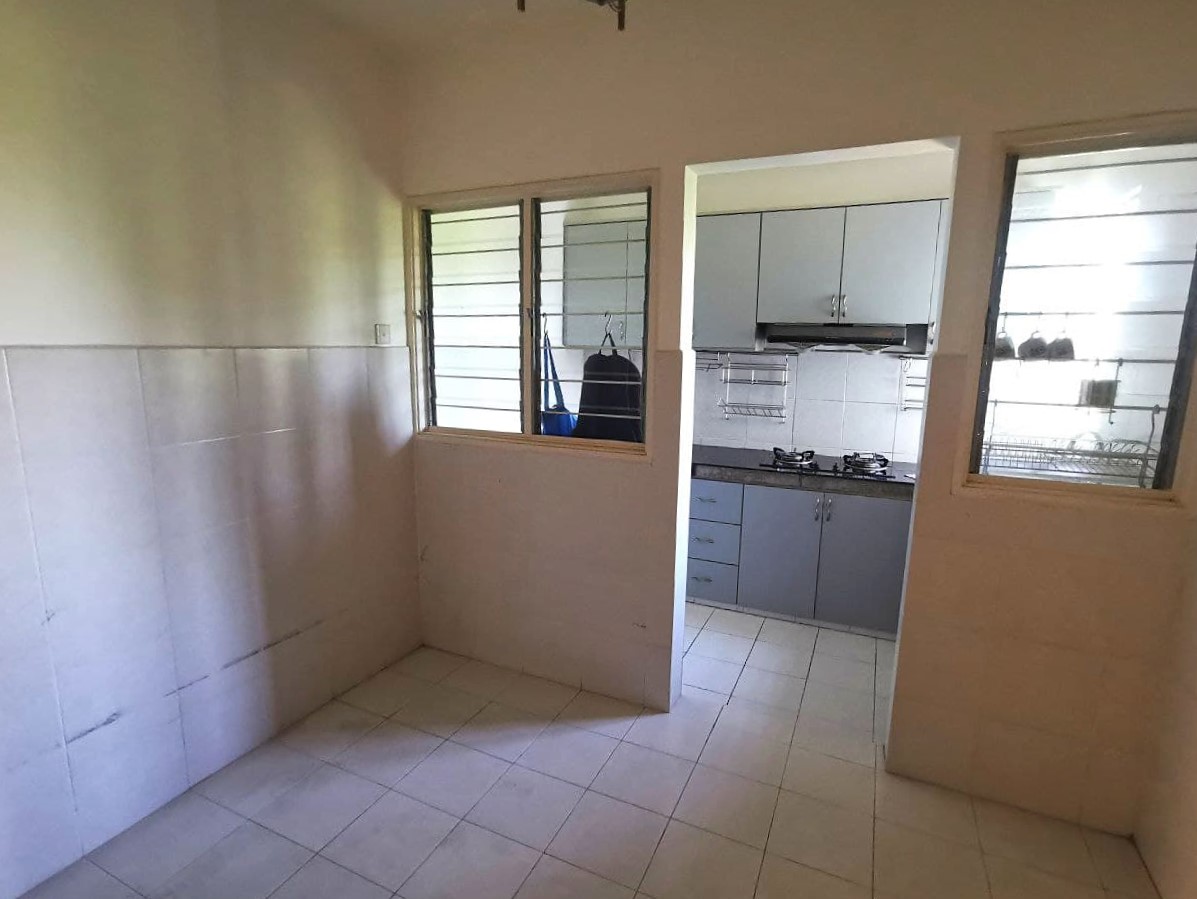 Apartment Teratai Taman Sutera Kajang - photo 3