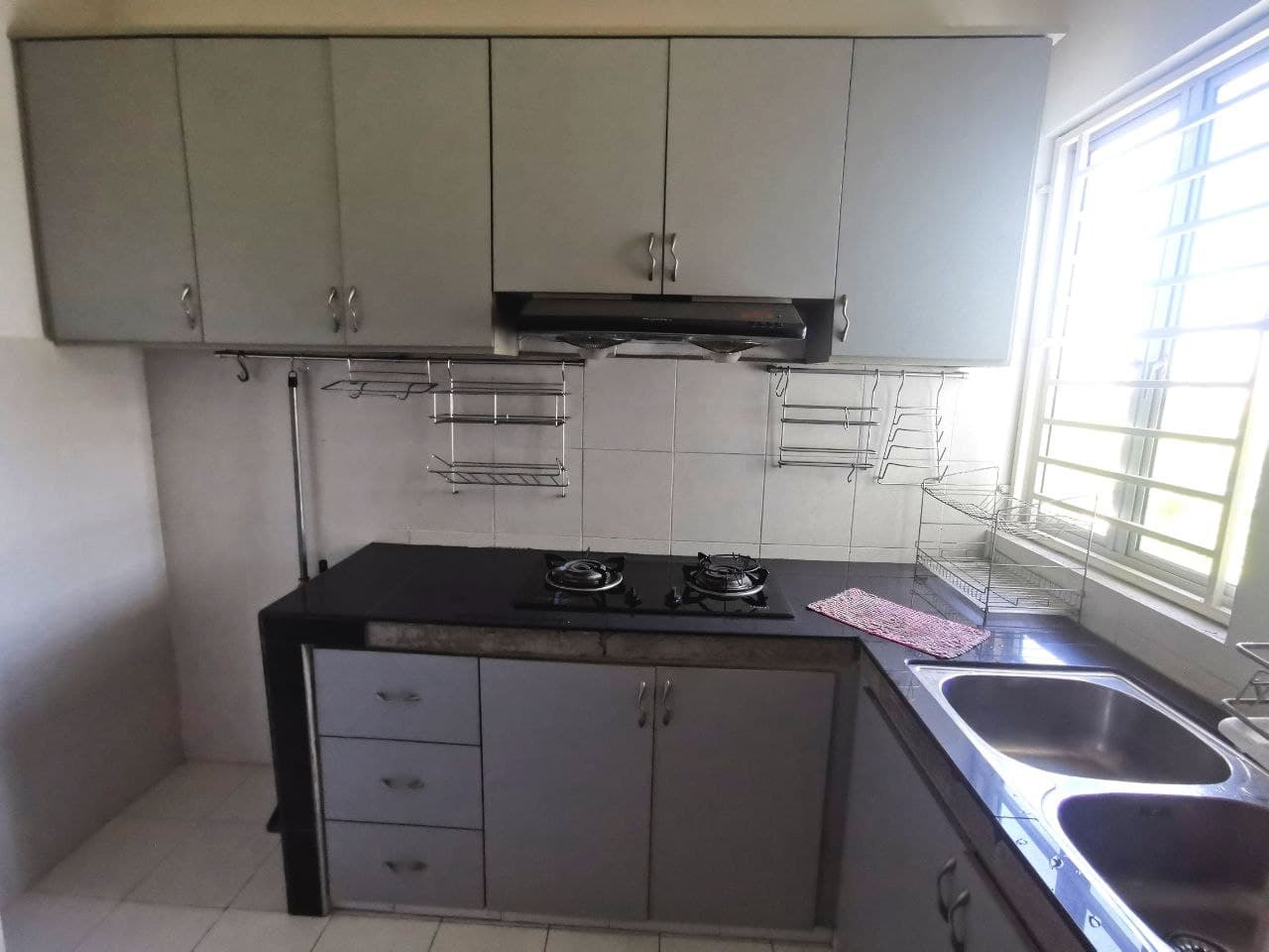 Apartment Teratai Taman Sutera Kajang - photo 4