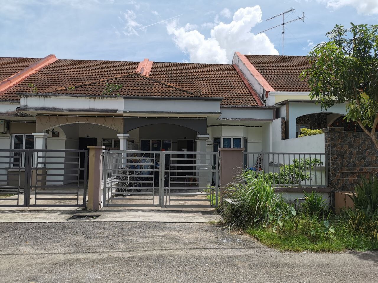SINGLE STOREY TERRACE TAMAN MENGKIBOL KLUANG JOHOR