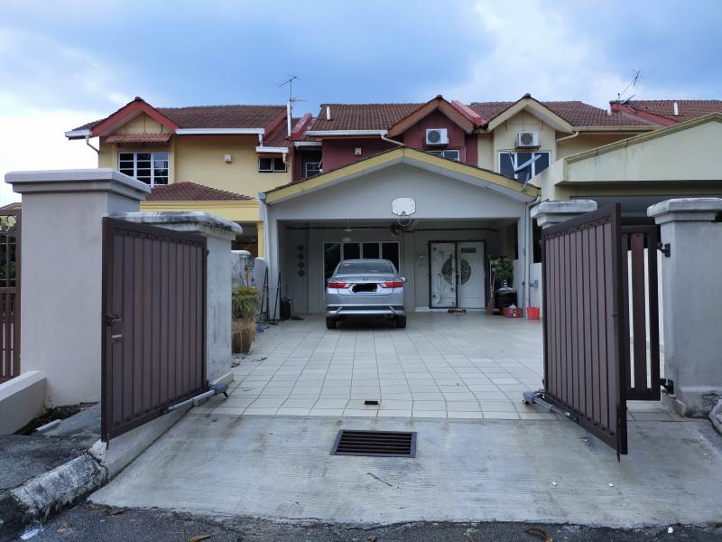 Jalan Suakasih Bandar Tun Hussein Onn