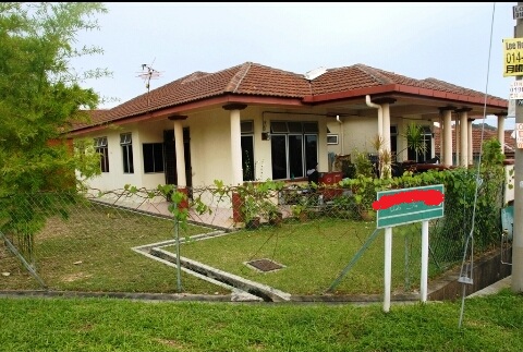 1sty Semi-D Corner Lot Tmn Dahlia Salak Tinggi