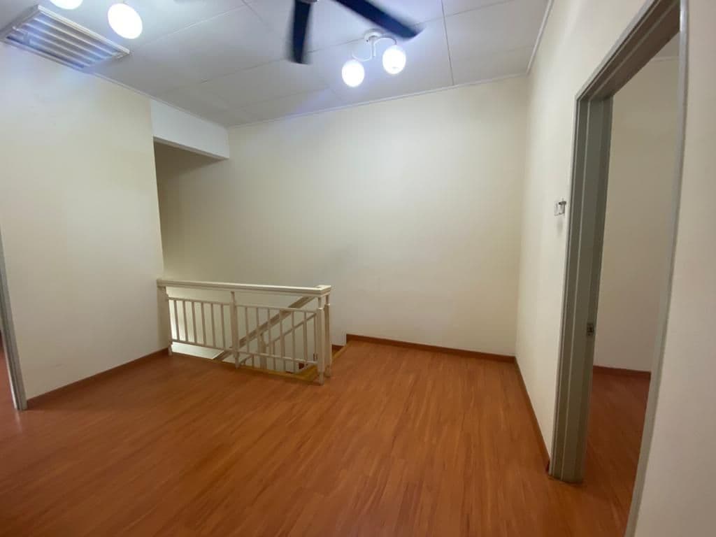 Double storey jalan makyong 3a - photo 4