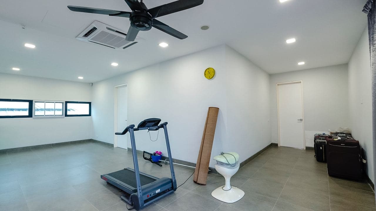 Modern bungalow in rawang new green park - photo 2