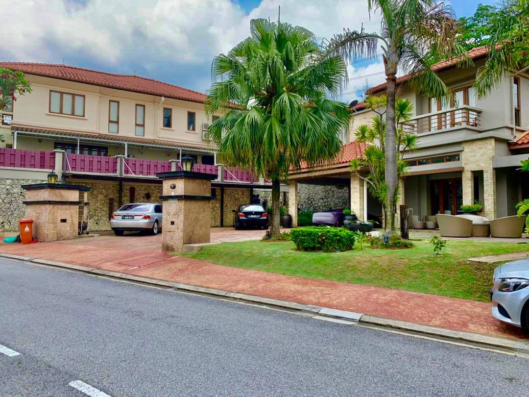 Bungalow with private pool damansara idaman