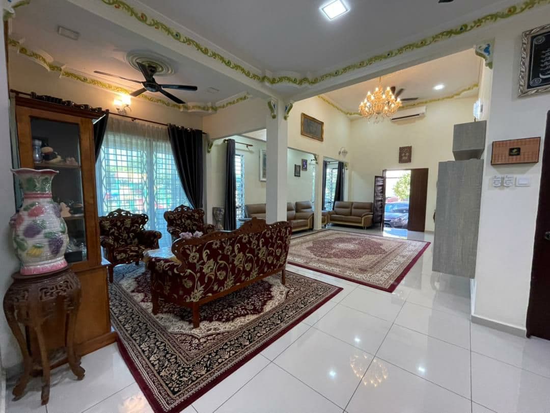 Renovated corner unit double and half with pool - photo 2