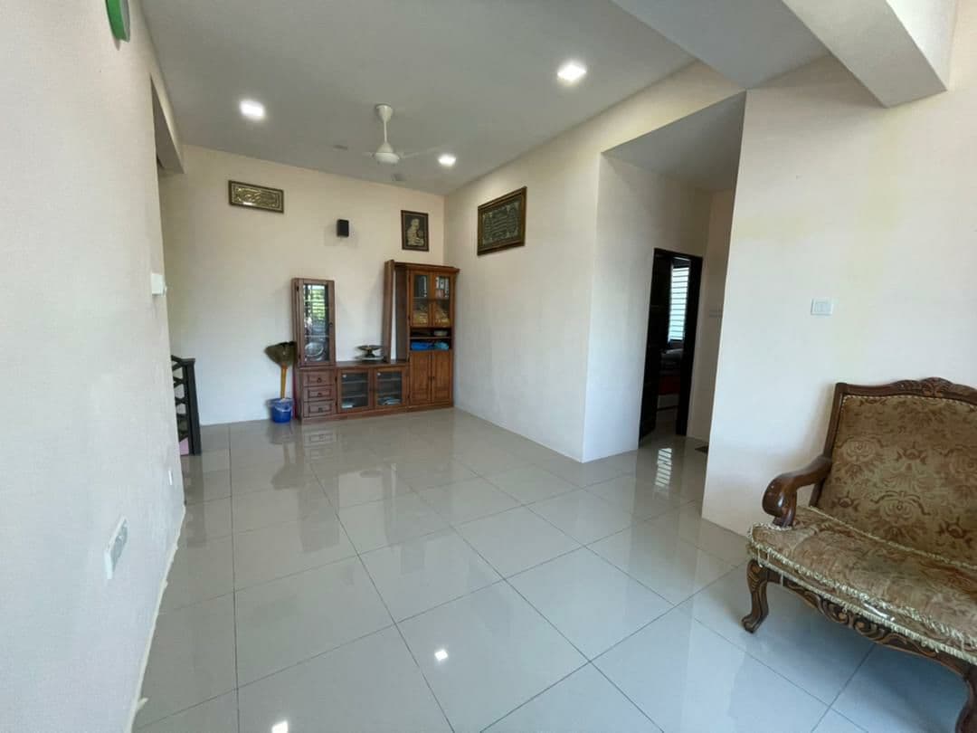 Renovated corner unit double and half with pool - photo 7