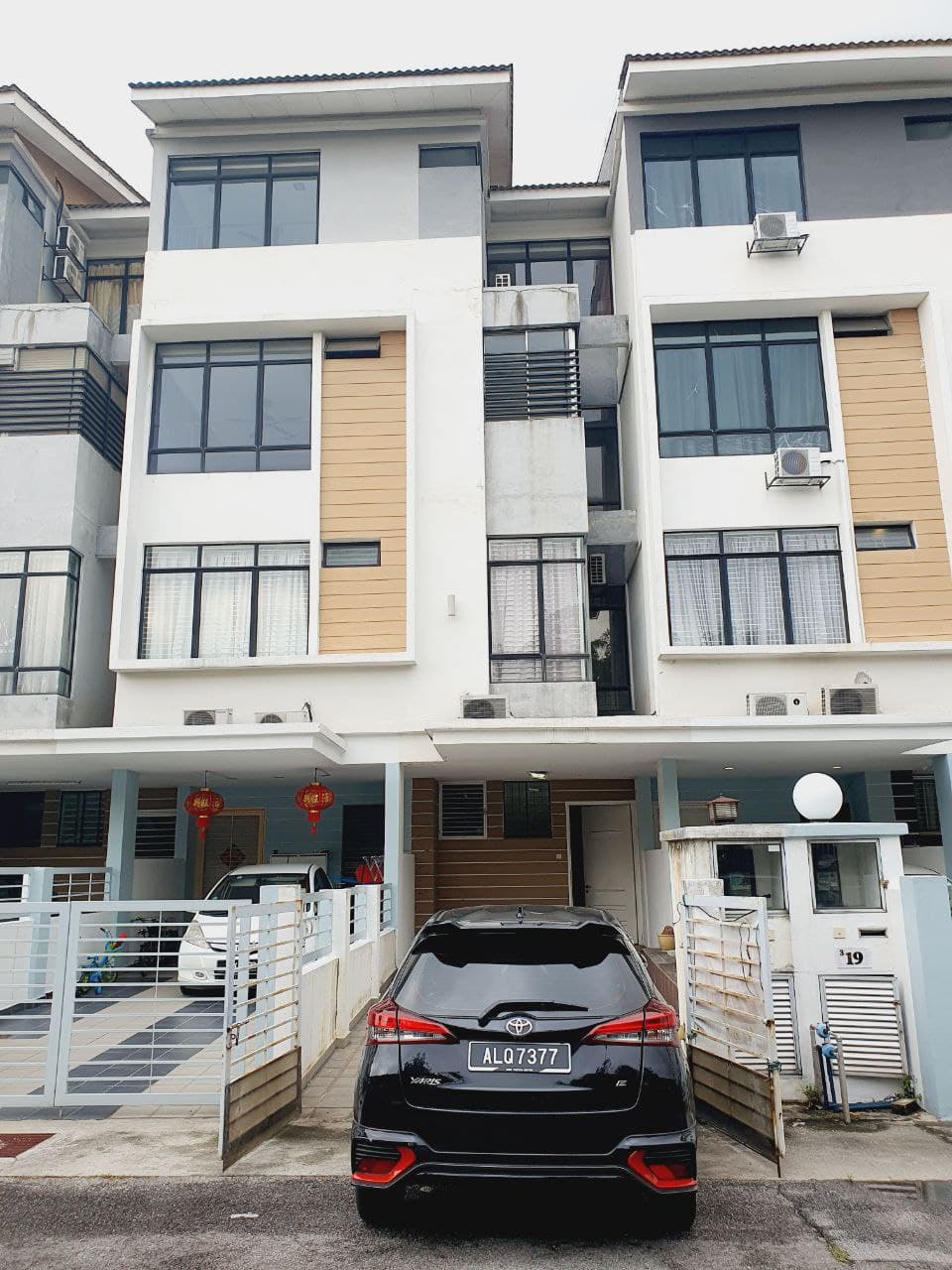 Town villa lake view home puchong