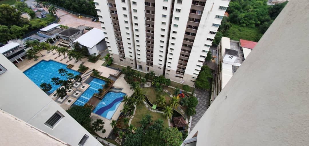Full renovated aman height condominium serdang