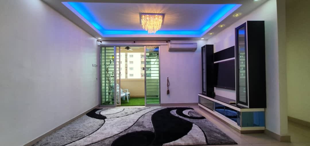 Full renovated aman height condominium serdang - photo 3