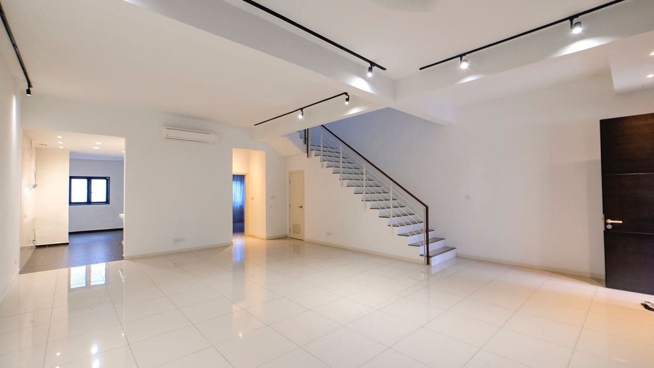 Renovated  nego double storey seksyen u12 - photo 4