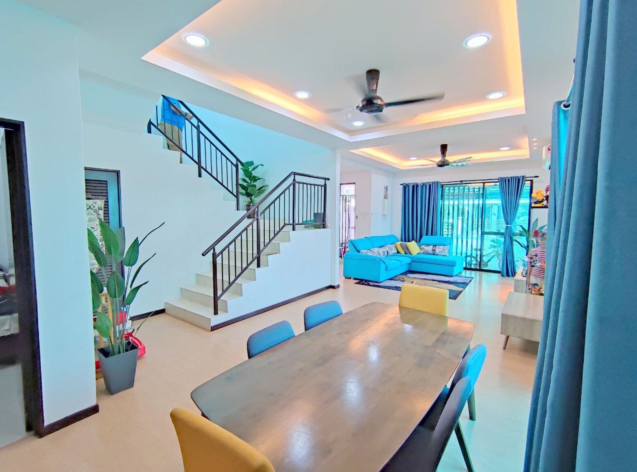 Double storey end lot taman saujana klia sepang - photo 3