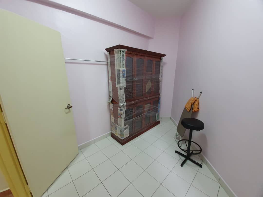 La Vista Condominium, Jalan Tempua 6, Puchong - photo 8