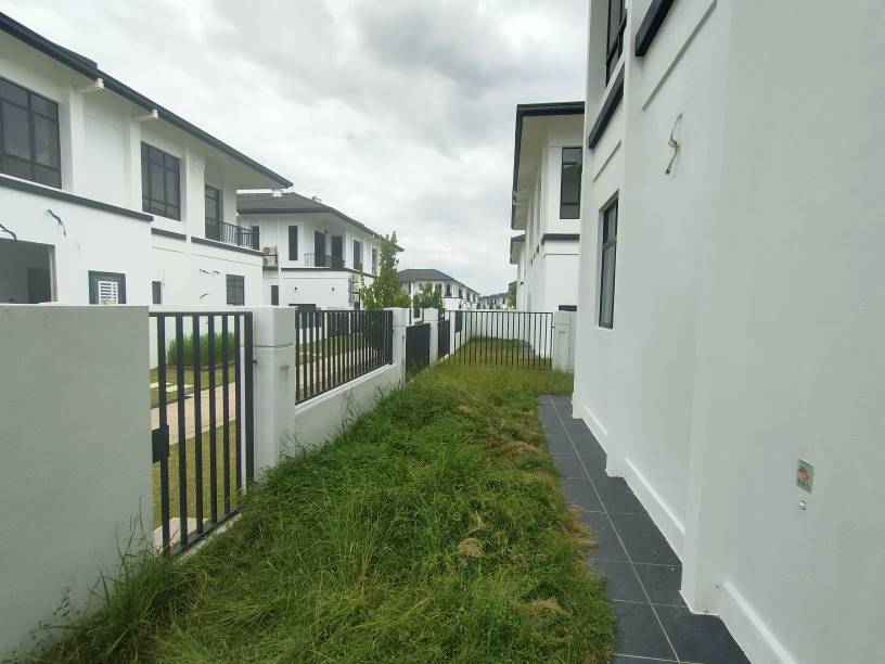 2 Sty Semi-D Eco Grandeur Norton Garden by Kevin - photo 11