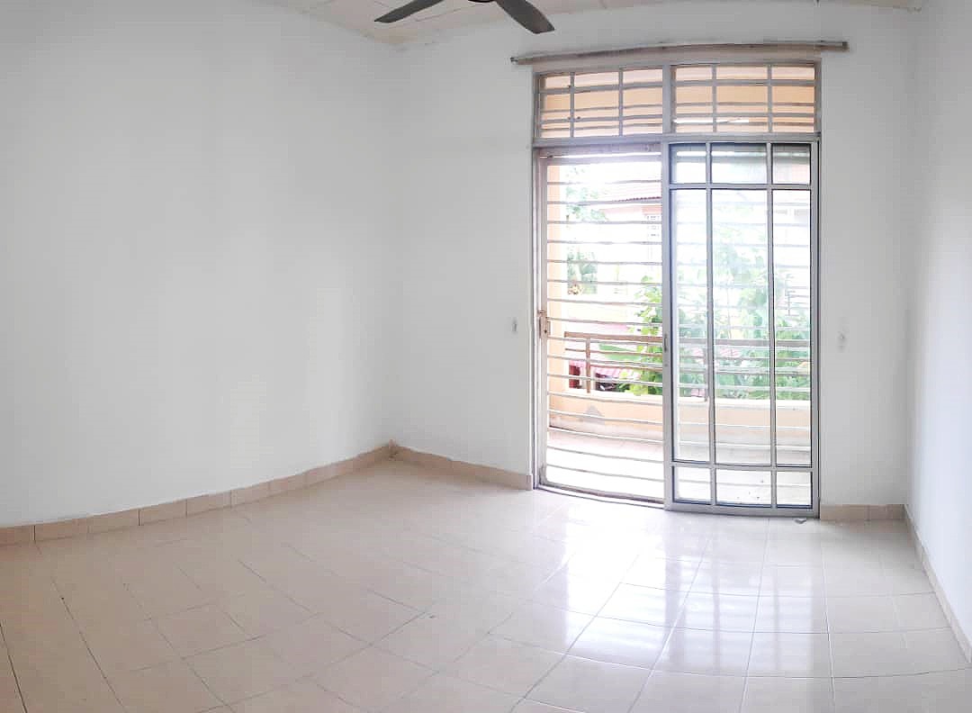 Townhouse Seri Pristana Saujana Utama by Matt - photo 3