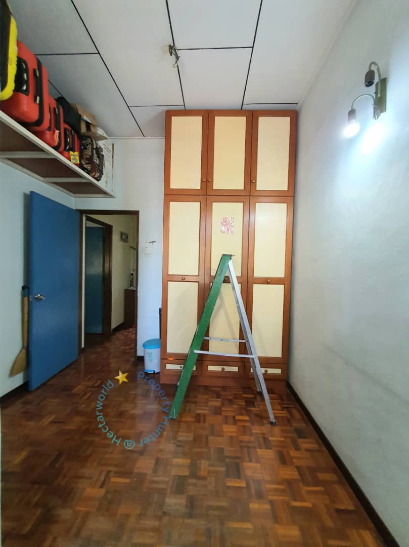 Lintang Bukit Kecil 2 - photo 13
