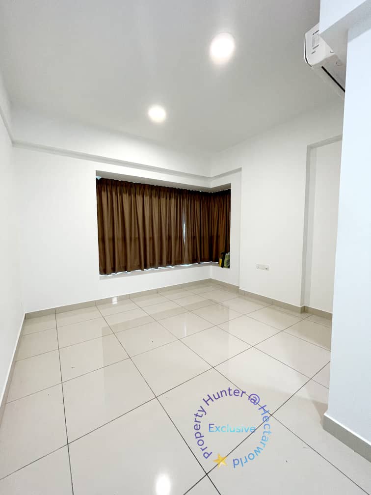 Tropicana Bay Residences - photo 2