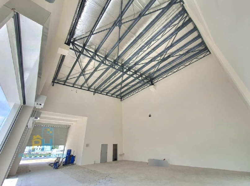 Semi Detached Factory in Valdor - photo 6