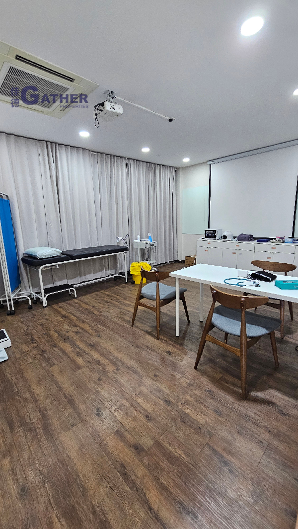 Elit Avenue Bayan Baru Renovated Shop Office To Let - photo 4