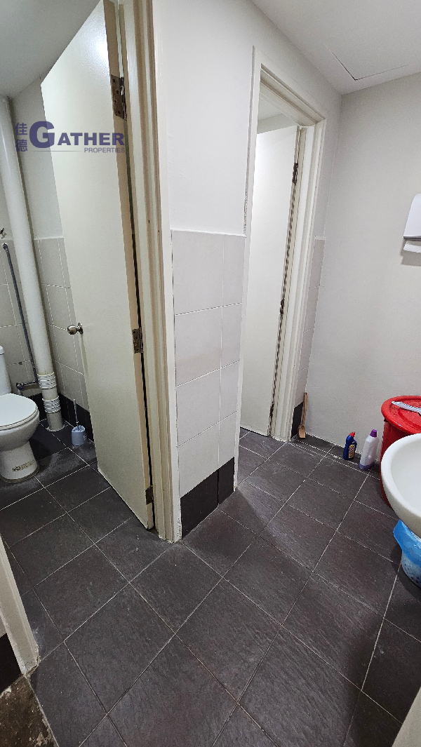 Elit Avenue Bayan Baru Renovated Shop Office To Let - photo 7