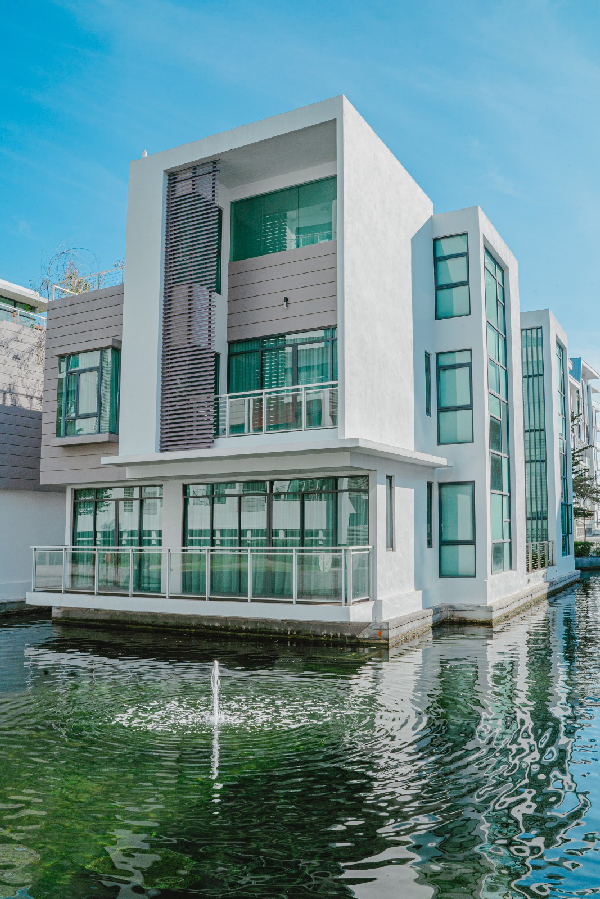 The Light Collection 1 3sty Water Villa 