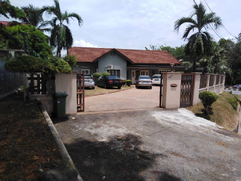 Gelugor Single Storey Bungalow Main Road Facing Suitable for Commercial 