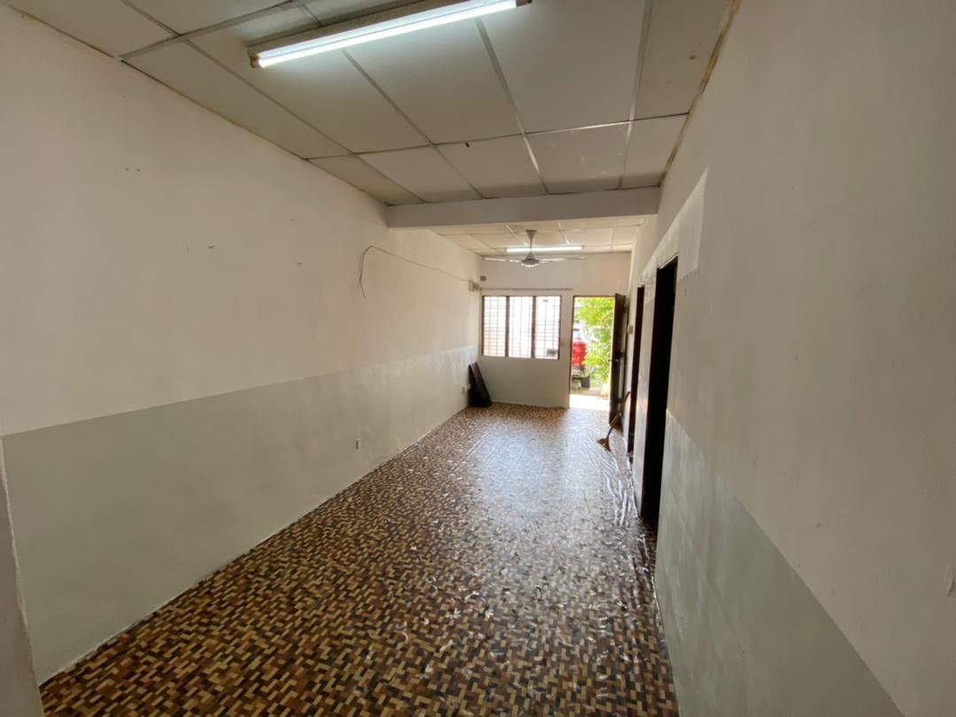 Single Storey Taman Tasik Biru Kundang, RAWANG - photo 5