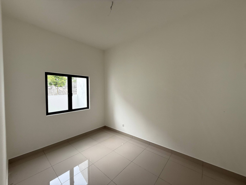 End Lot Double Storey linked house M Panora Rawang - photo 3