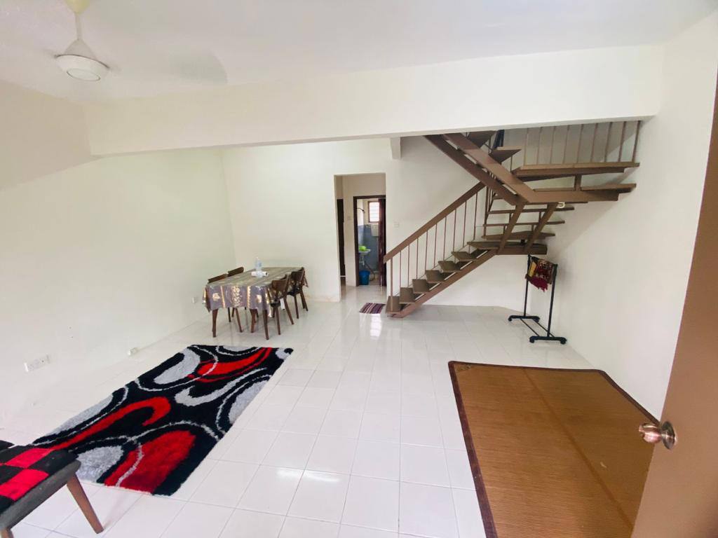 Taman Lestari Putra LEP 6 Seri Kembangan to Let - photo 2