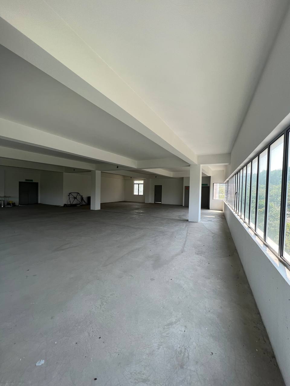 OFFICE SPACE BARE UNIT TO LET 2ND FLOOR - photo 3