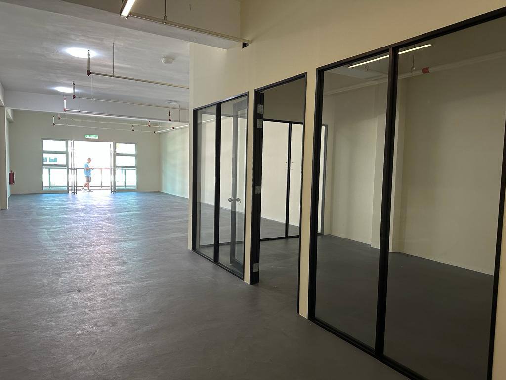 PARTLY FURNISHED RENOVATED OFFICE SEK 26 - photo 2