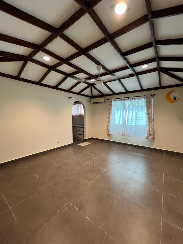 Single Storey Bungalow in Section 4 PJ - photo 4