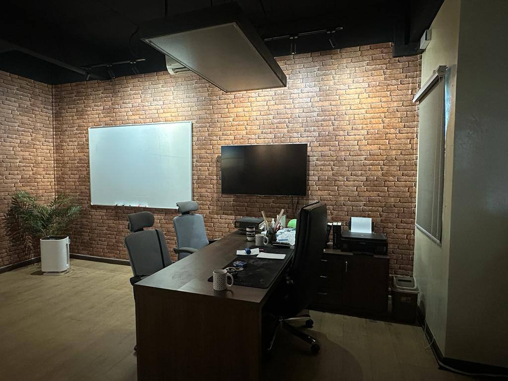 Fully Renovated Fully Furnished Office to Let - photo 3