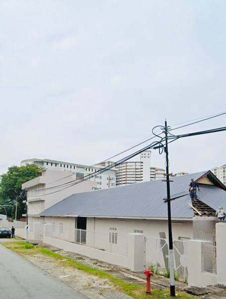 3 Storey Office Building cum Warehouse - photo 2