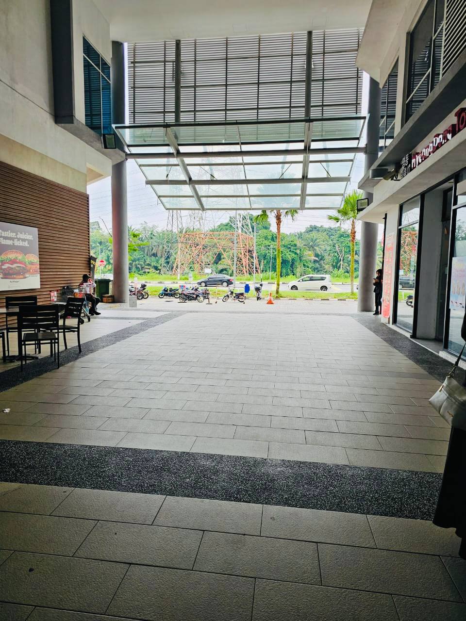 Bangi Gateway Shop Lot for Rent - photo 3