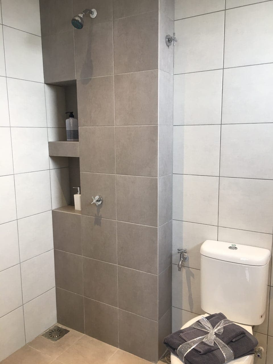 5xxk 2 storey Landed Property, 10min to Aeon,15min - photo 4