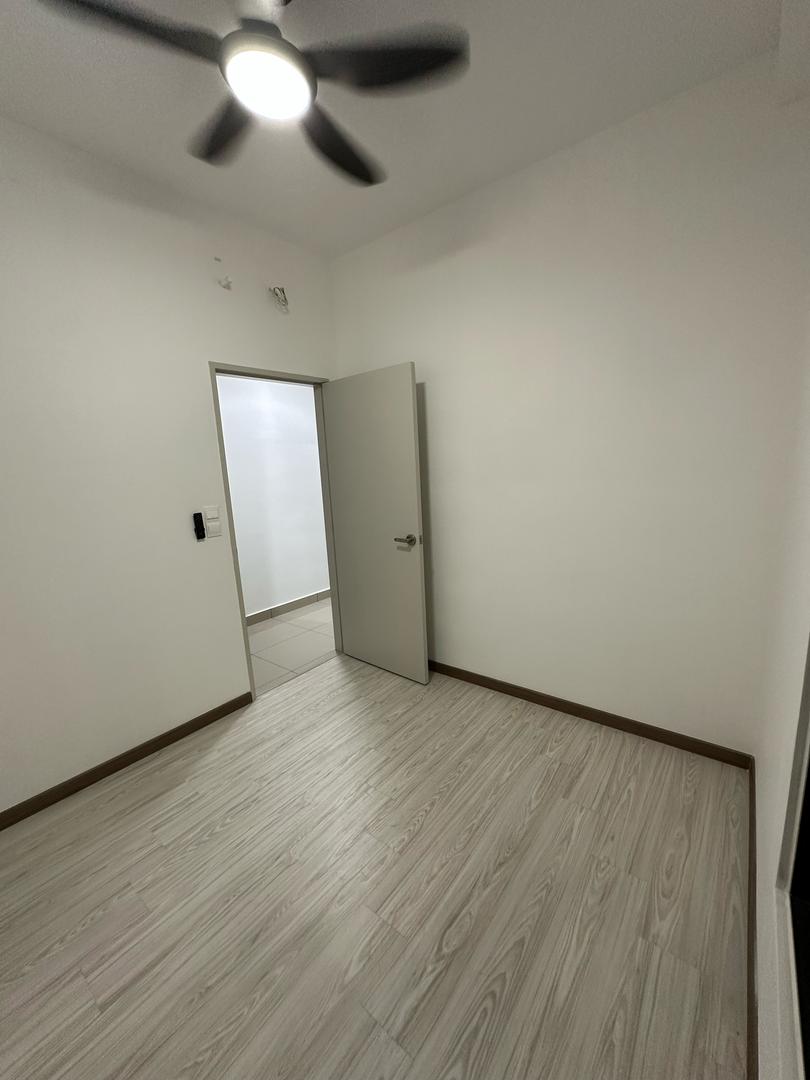 M Oscar Bandar Baru Sri Petaling Kuchai Lama PJ Ta - photo 10
