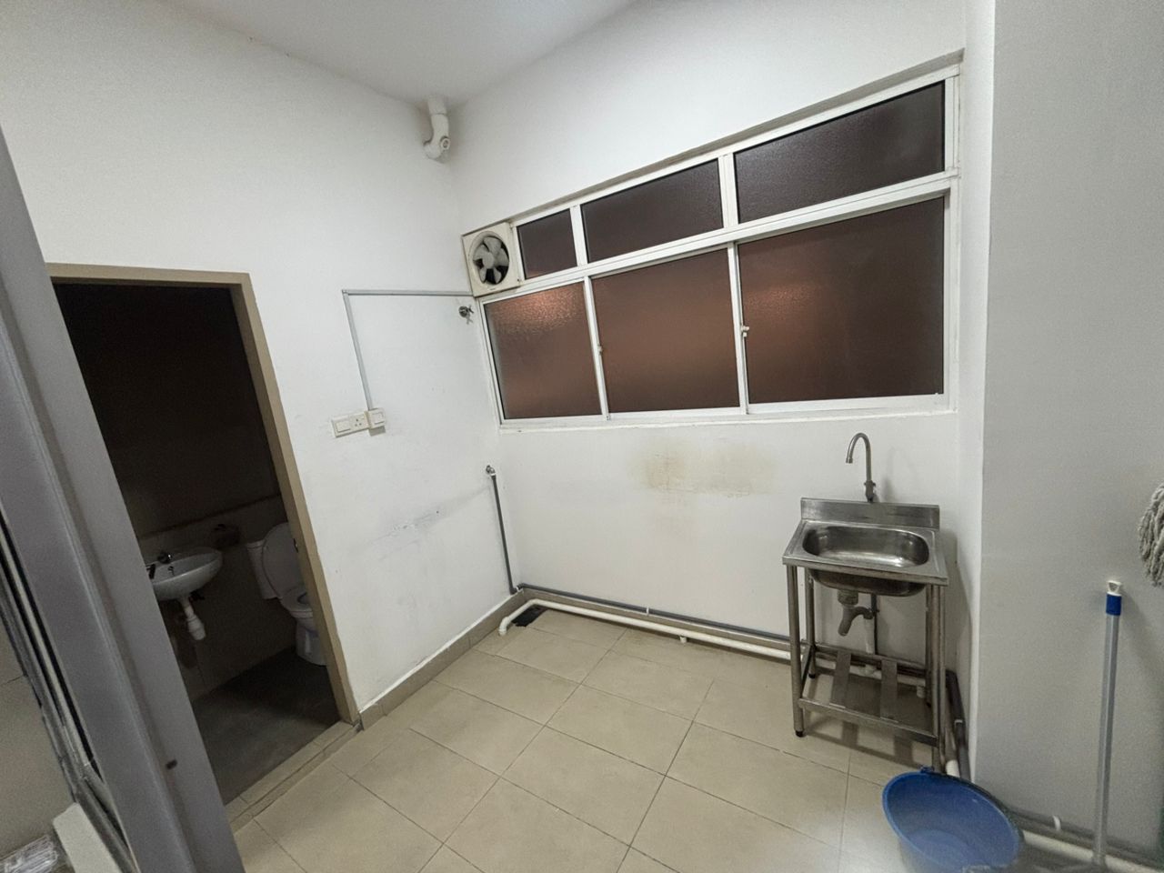 Villa Crystal Condo Blw Mkt Corner High Floor Tama - photo 4