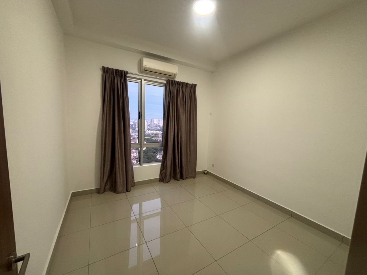 Villa Crystal Condo Blw Mkt Corner High Floor Tama - photo 8