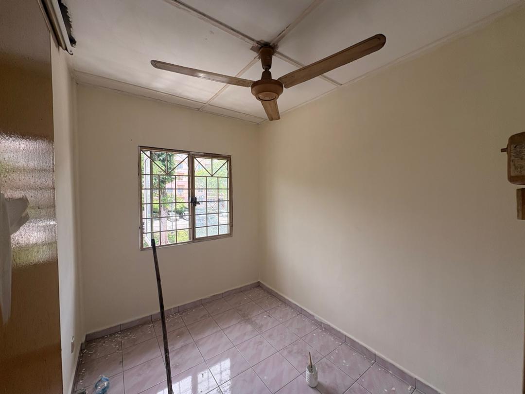 Saujana Apartment Damansara Damai Ground Fully Fur - photo 2